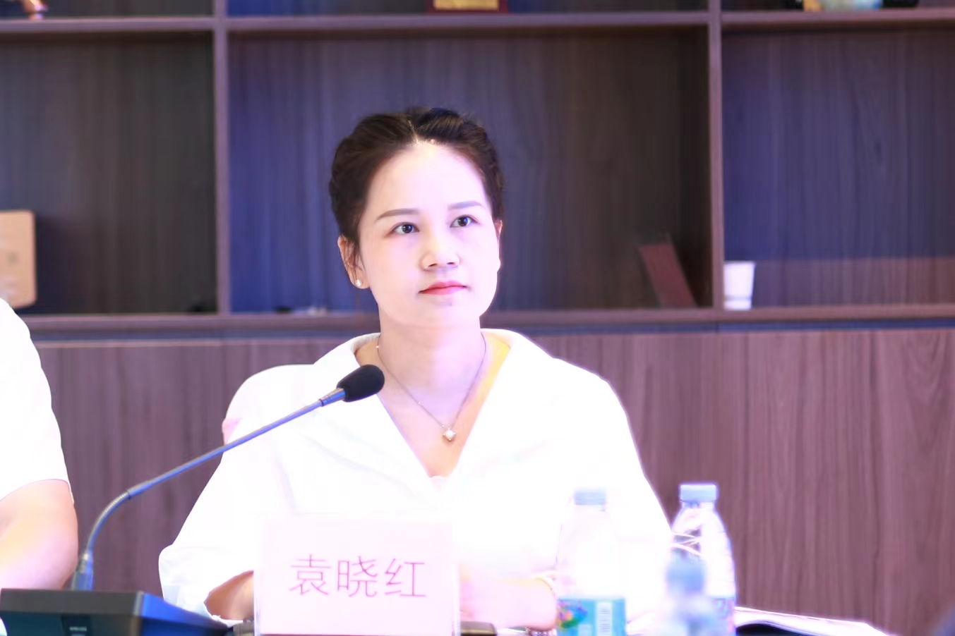 袁秘.jpg